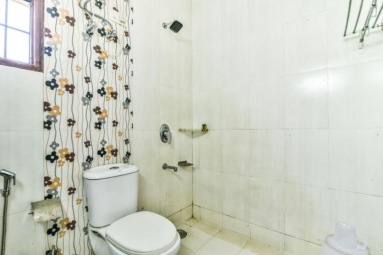 Bathroom 5, Fab Residency, Gurgaon