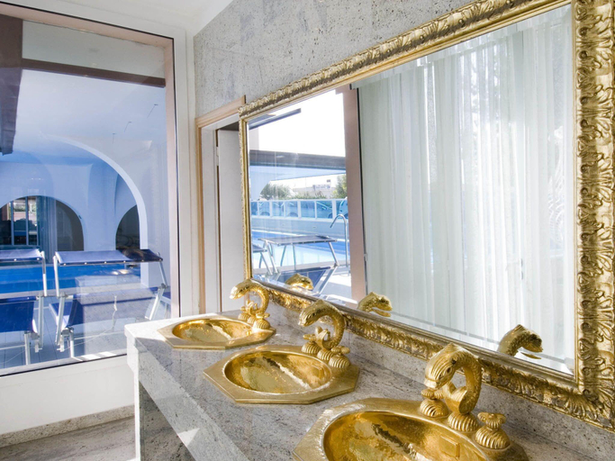 Bathroom 4, Hotel Dea, Ravenna