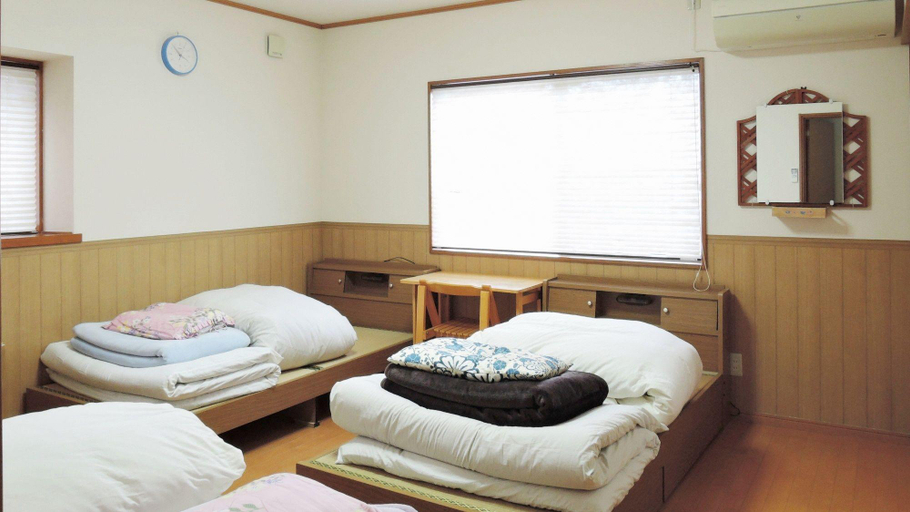 Bedroom 4, Beppu Yukemurinooka Youth Hostel, Beppu