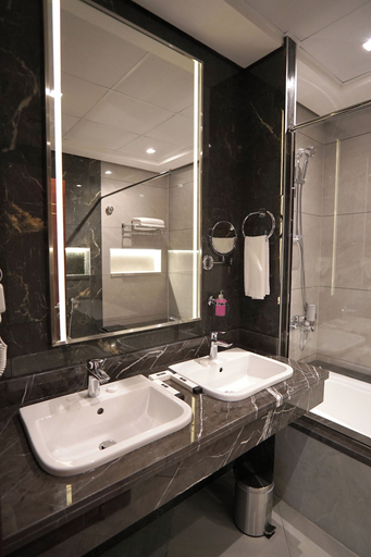 Bathroom 5, Concorde Creek View Hotel, Dubai