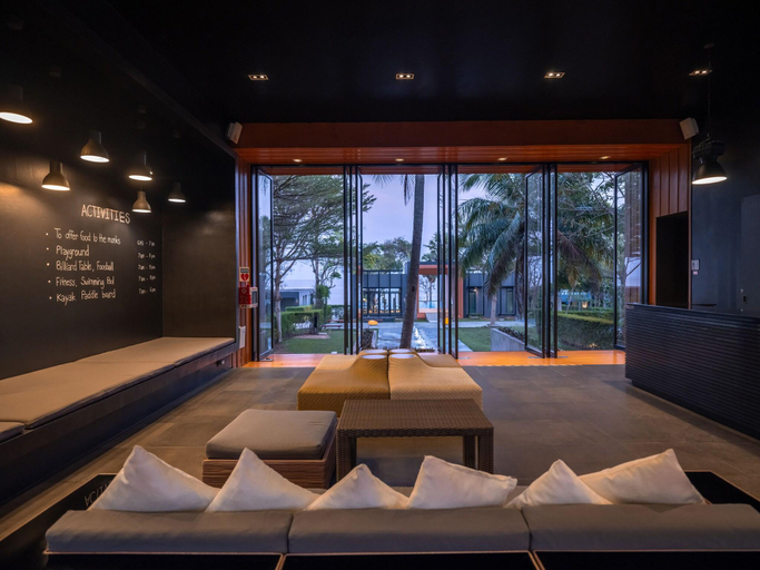 Public Area, Sunshine Paradise Resort, Thap Sakae