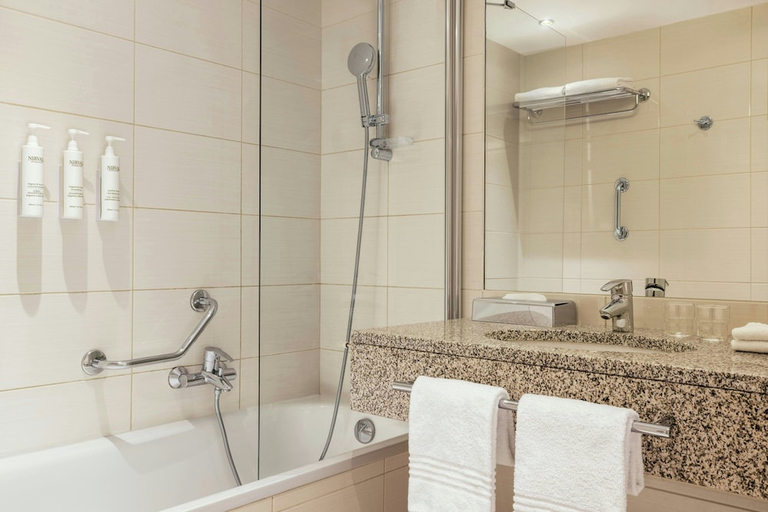Bathroom 4, Courtyard by Marriott Paris Arcueil, Val-de-Marne