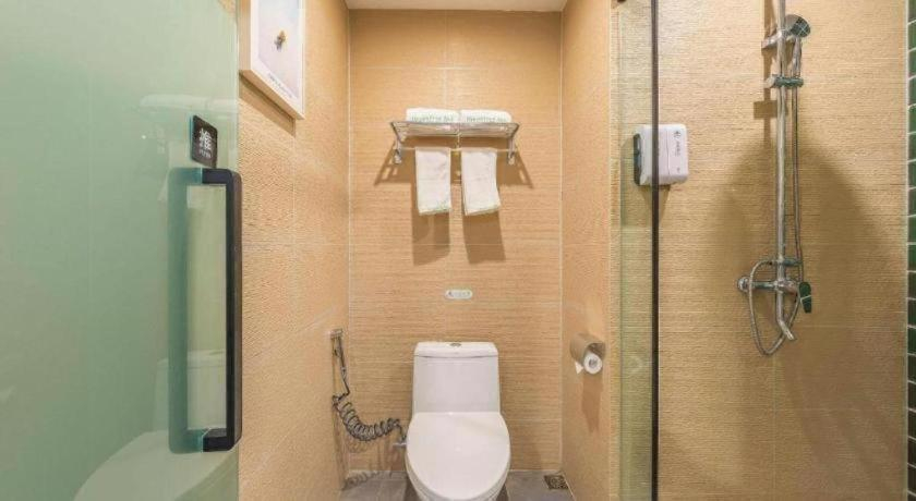 Bathroom, GreenTree Inn Express Kunming East Passenger Station Huazhicheng, Kunming