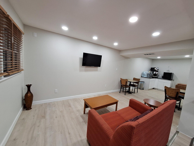 Public Area 3, Budget Inn Roxboro, Person
