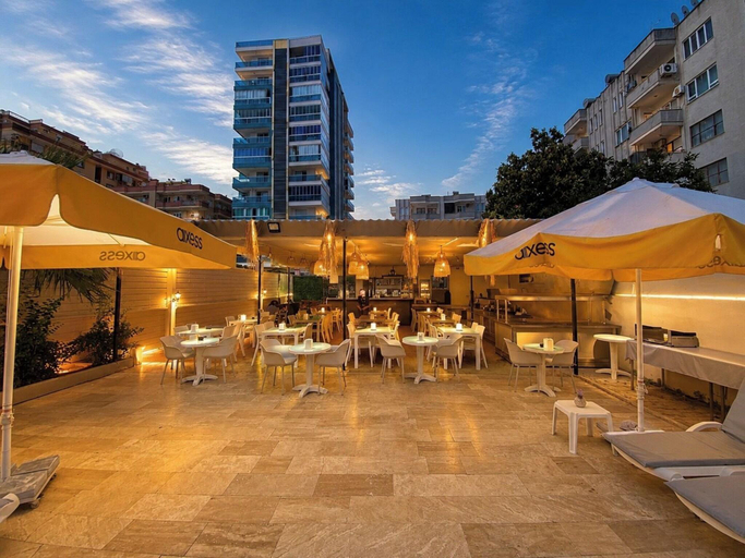 Food & Drinks 5, Gold Twins Beach Suit, Alanya