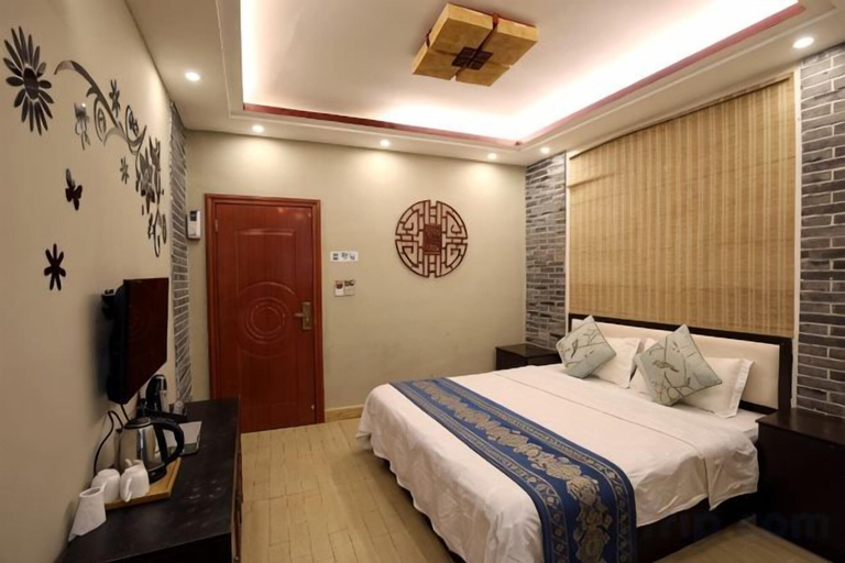 Bedroom 3, Nanmu Inn, Xiangxi Tujia and Miao