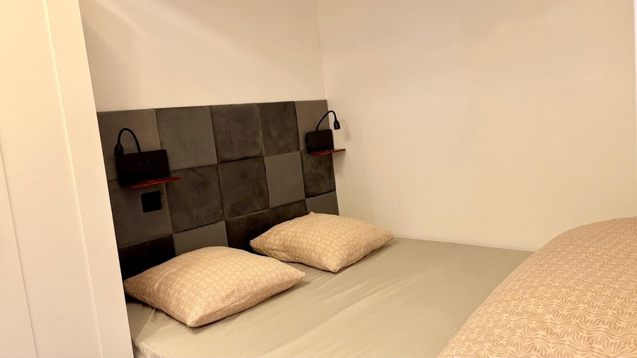 Bedroom 2, La Villa Bligny, Seine-Maritime