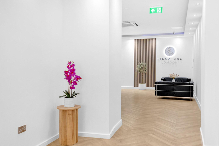 Others 5, Signature Hotel, London
