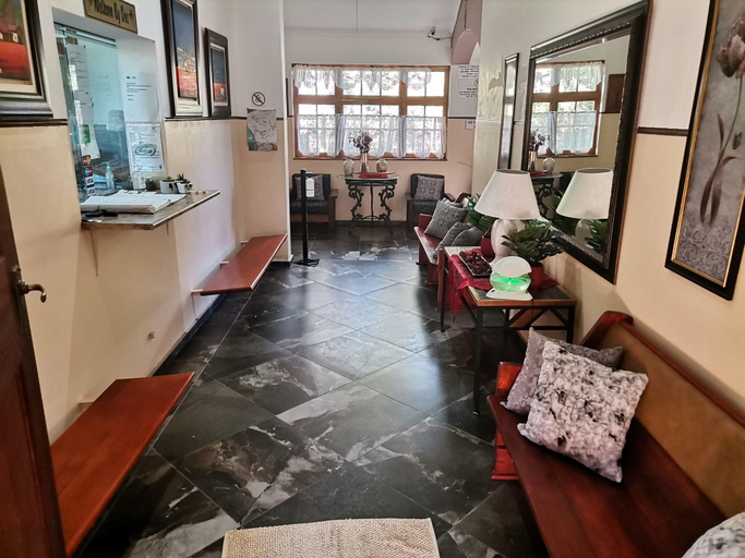 Public Area, Oasis Country Lodge, West Coast