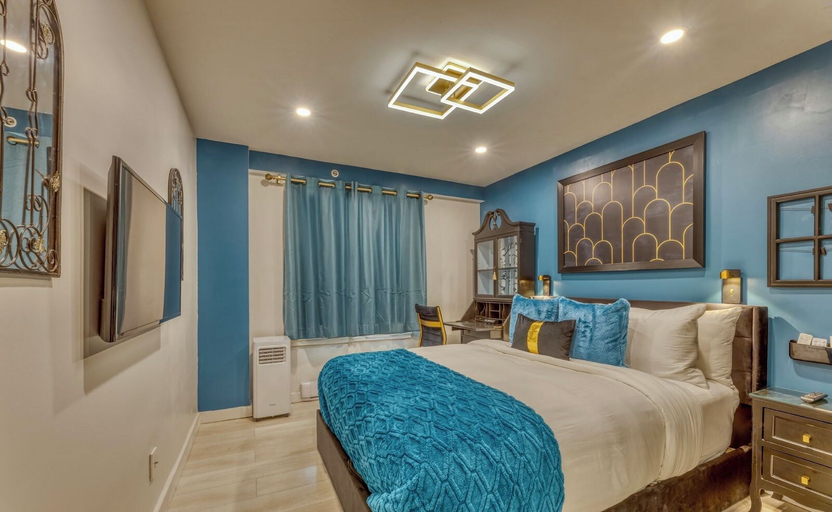 Bedroom 2, Art Deco Broadway Bedroom (with Shared Common Area), Greater Vancouver