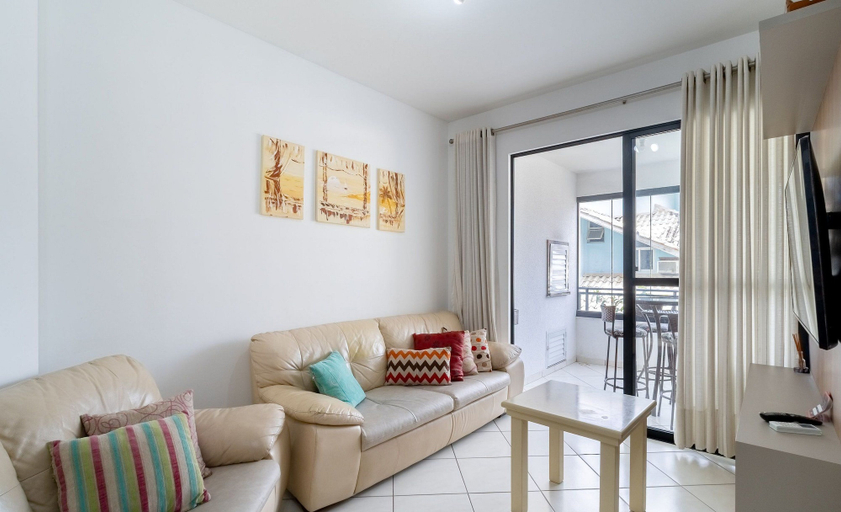 Living area, 3BR apt W/bbq 240m sea Bombas/sc Cay0123, Bombinhas