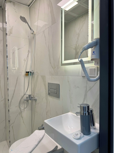 Bathroom 5, NOVIVA HOTEL Taksim, Beyoğlu