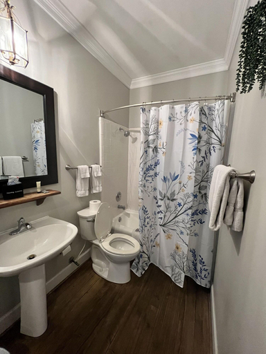 Bathroom 4, Barksdale House Inn, Charleston
