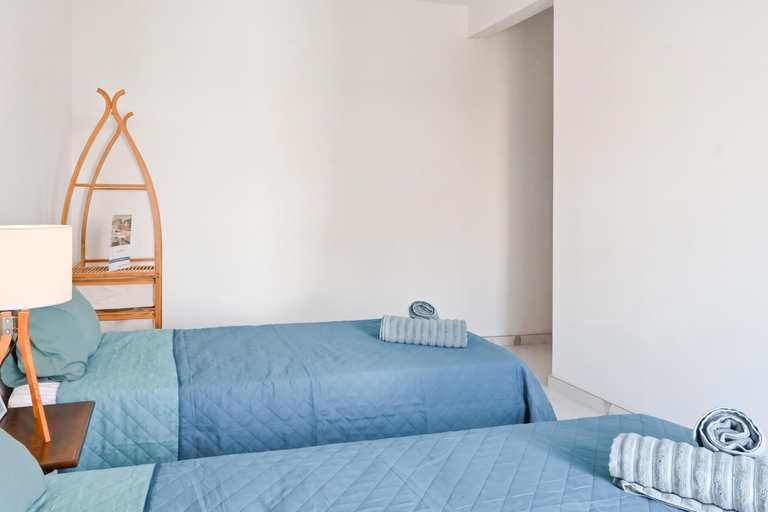 Room 3, Yacht Marina View - Modern 3 Bdrs Apart M