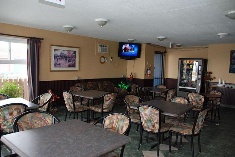 Food & Drinks, Best Lodge Motel, Division No. 10