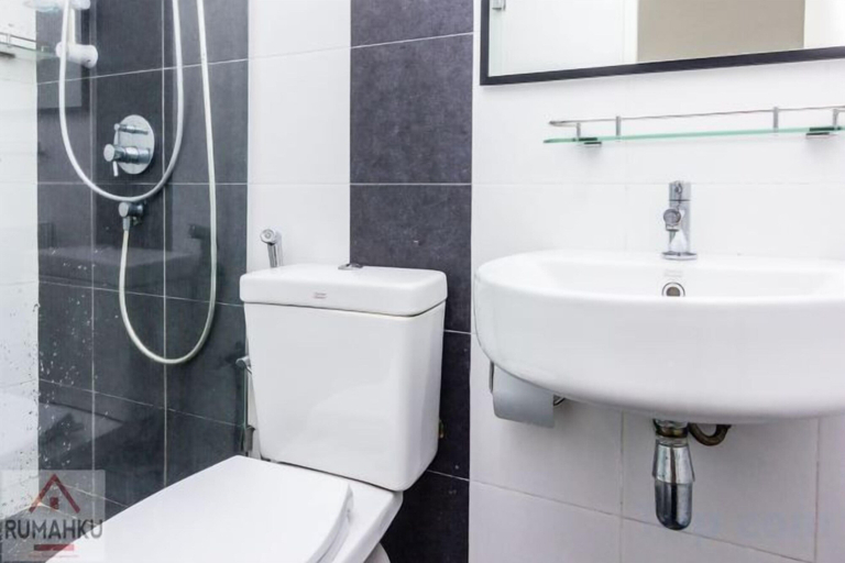 Bathroom 3, Rumahku LRT, Ara Damansara, near Subang Airport, Petaling Jaya
