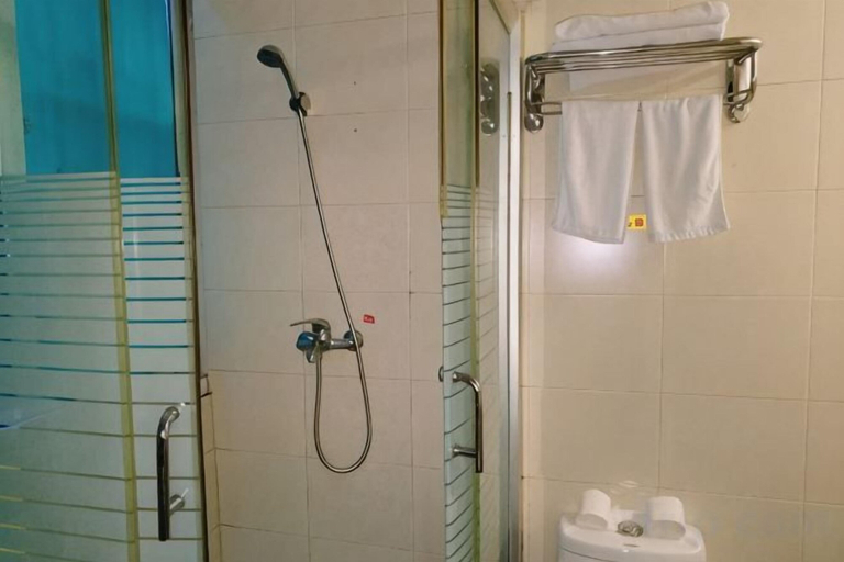 Bathroom 4, Jincheng Hotel, Zhoushan