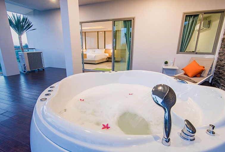 Bathroom 5, The Peak Chanthaburi Hotel, Muang Chanthaburi