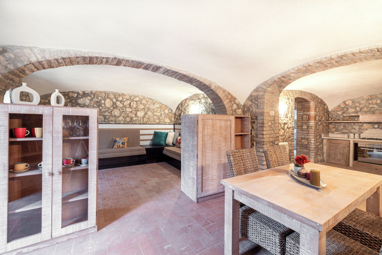 Dining 5, Beautiful Villa With Private Spa, Terni