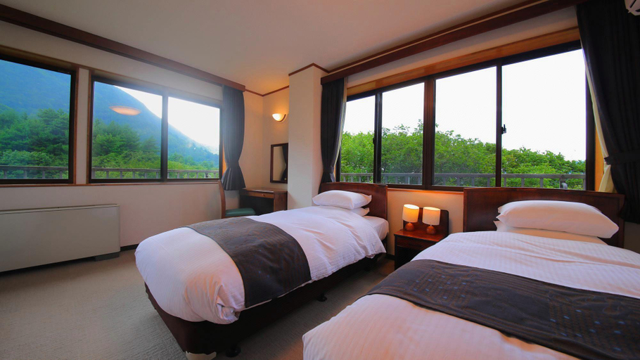 Bedroom 4, Kuju Kanko Hotel, Kokonoe