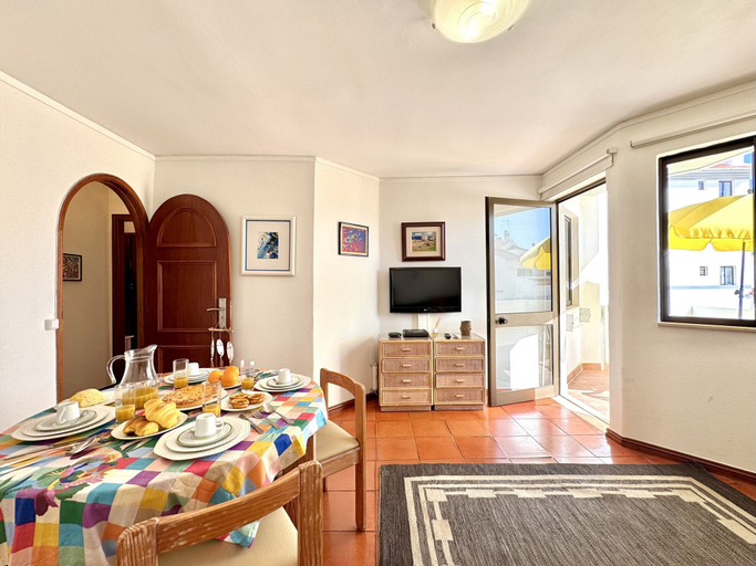 Room 4, Vilamoura Central 12 With Pool by Homing, Loulé