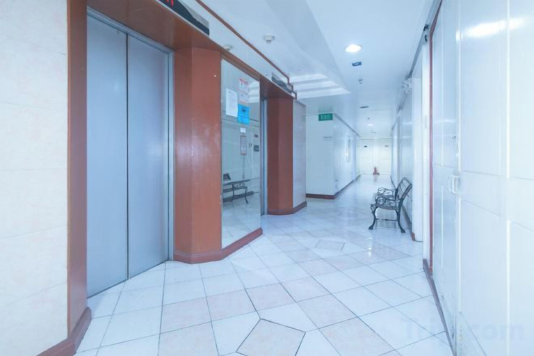 Interior 4, RedDoorz @ MPT Suites, Makati City