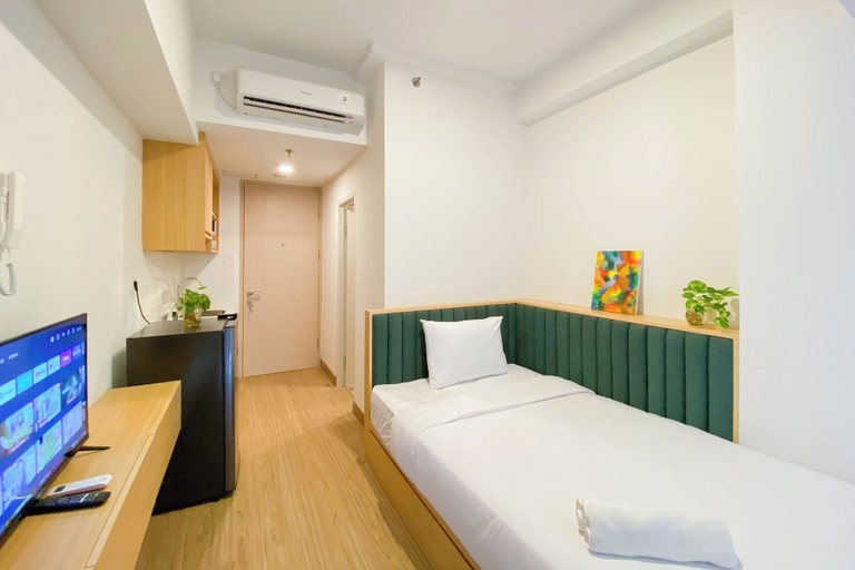 Room 3, Warm And Minimalist Studio Tokyo Riverside Pik 2 Apartment, Tangerang