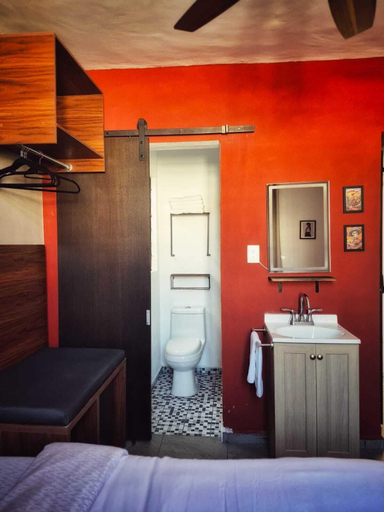 Bathroom 2, Casa Corregidora, Querétaro