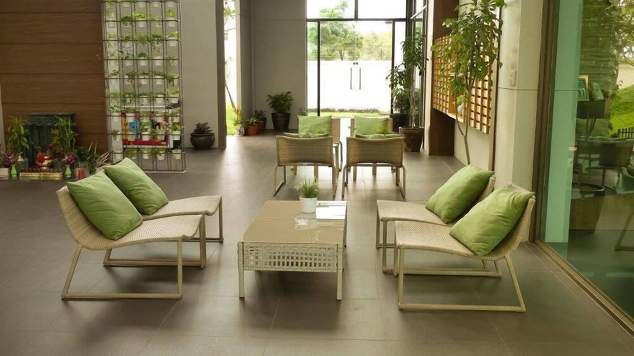 Public Area 2, The Garden 304, Sri Mahar Pho