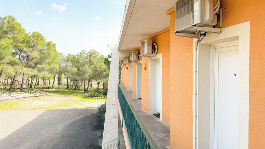 Public Area, Hotel Les Rocailles, Hérault