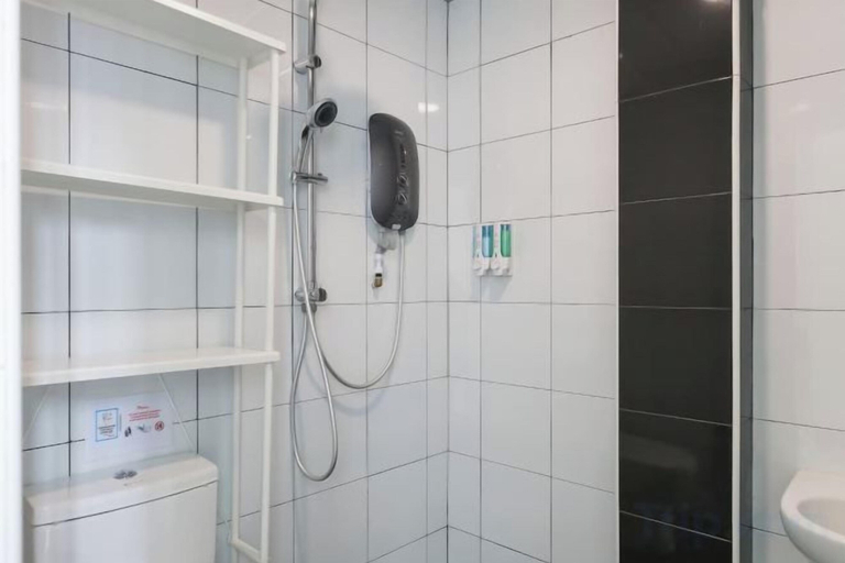 Bathroom 2, 7-Room Exec House, Rumahku Express, Georgetown, Penang Island