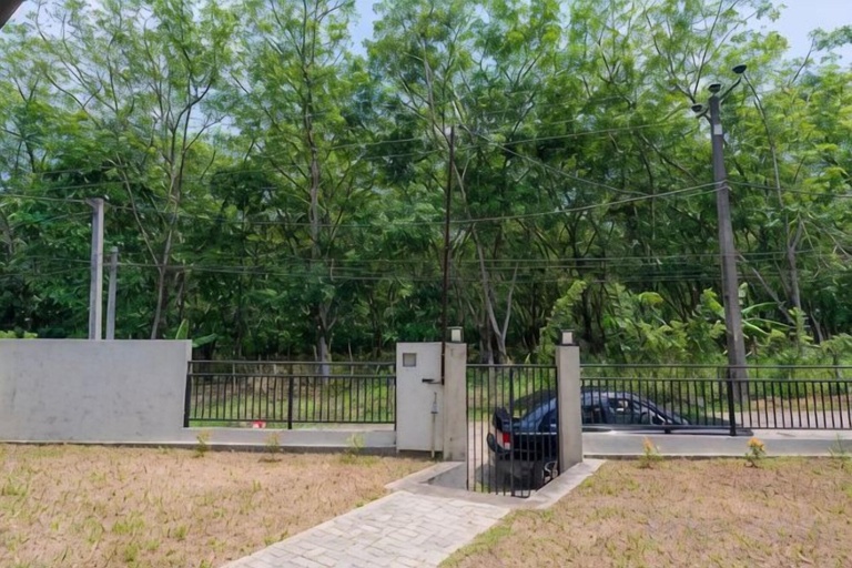 Property grounds 2, The Hideout - 2Br Villa Near Kahathuduwa Interchange, Homagama