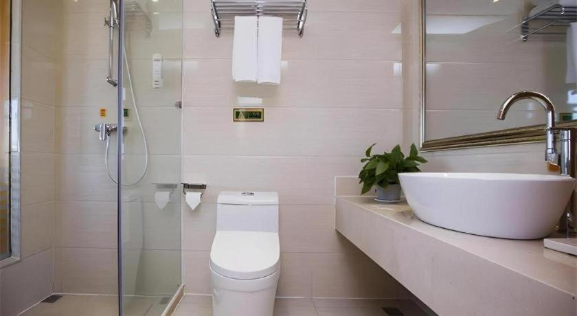 Bathroom 3, Vienna Hotel Inner Mongolia Tongliao Development Zone, Tongliao