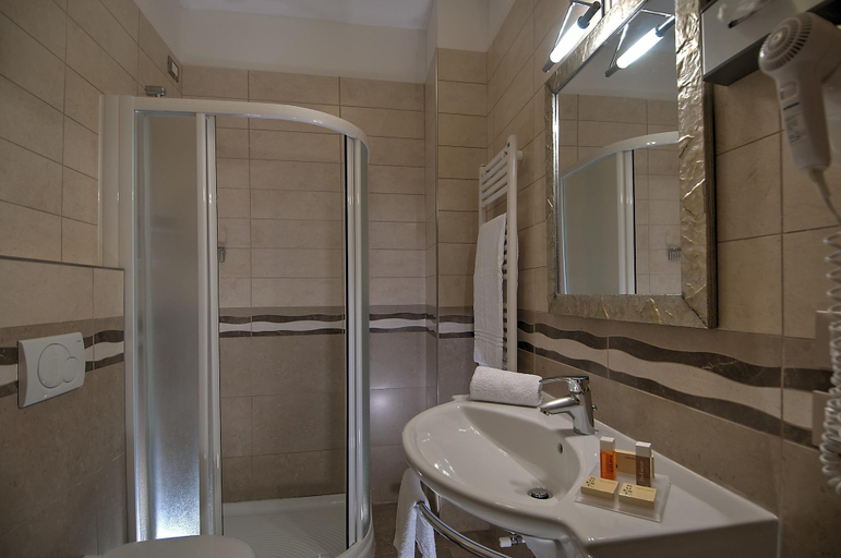 Bathroom 5, Hotel Excelsior Le Terrazze, Verona