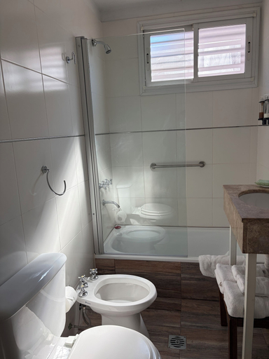 Bathroom 3, SUITES EXPRESS, Capital