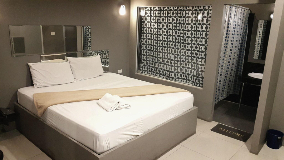 Bedroom 3, Heaven Inn, Si Racha