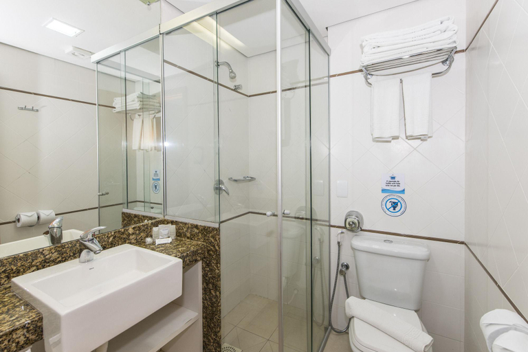 Bathroom 4, Aquaria Natal Hotel, Natal