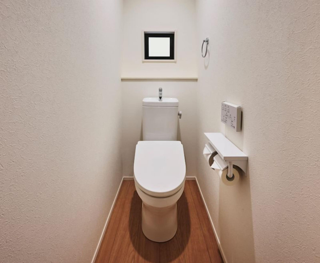 Bathroom 4, The Base Tenjin Minami, Fukuoka
