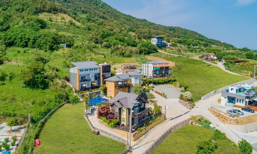 Exterior & Views, geojae gojodo fullhouse pension, Geoje