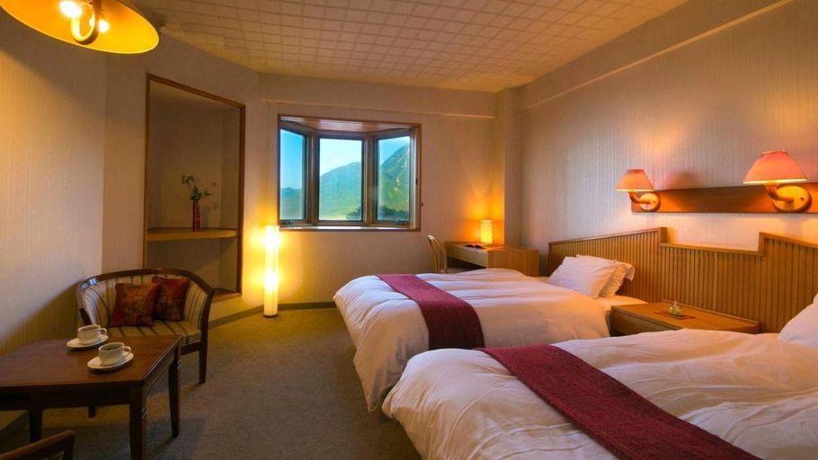 Bedroom 4, Kuju Kanko Hotel, Kokonoe