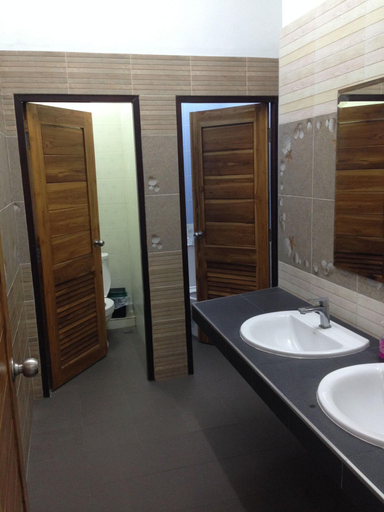 Bathroom 1, Eden Garden Resort, Muang Chiang Mai