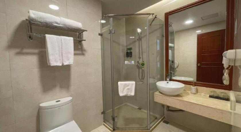 Bathroom 4, Vienna International Hotel Shanghai Songjiang Branch, Shanghai