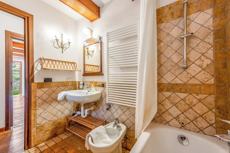 Bathroom 4, Courmayeur Apartment X6 Parking, Aosta