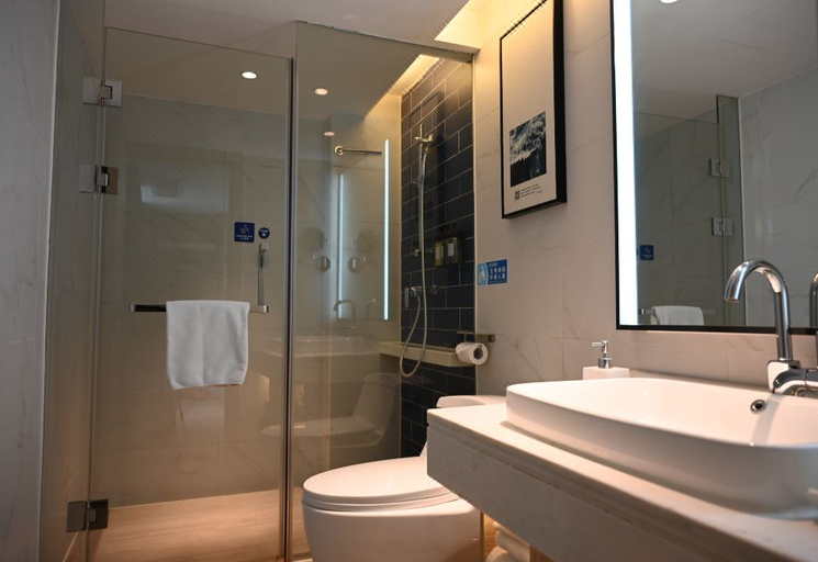 Bathroom 3, Kyriad Marvelous Hotel Shenzhen Longgang Nanlian Metro Station, Shenzhen