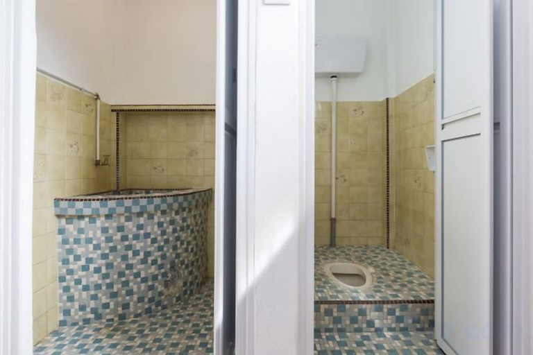 Bathroom 4, 7-Room Exec House, Rumahku Express, Georgetown, Penang Island