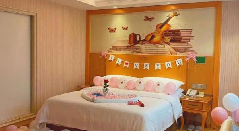 Bedroom 2, Vienna Hotel Guangxi Beiliu Passenger Station, Yulin