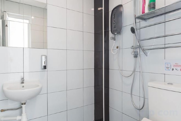 Bathroom 5, 7-Room Exec House, Rumahku Express, Georgetown, Penang Island