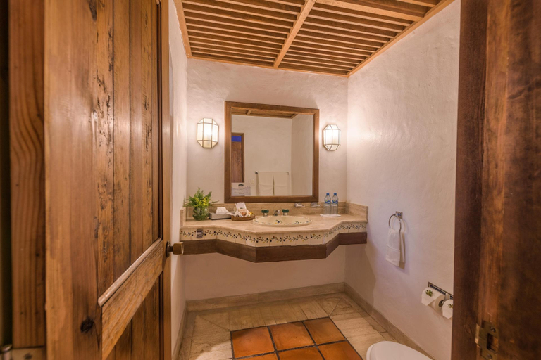 Bathroom 4, Tapalpa Country Club Hotel, Tapalpa