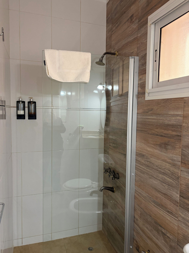 Bathroom 5, SUITES EXPRESS, Capital