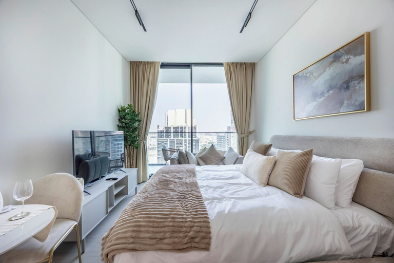 Room 3, Bloomfields Studio - Binghatti Azure JVC, Dubai